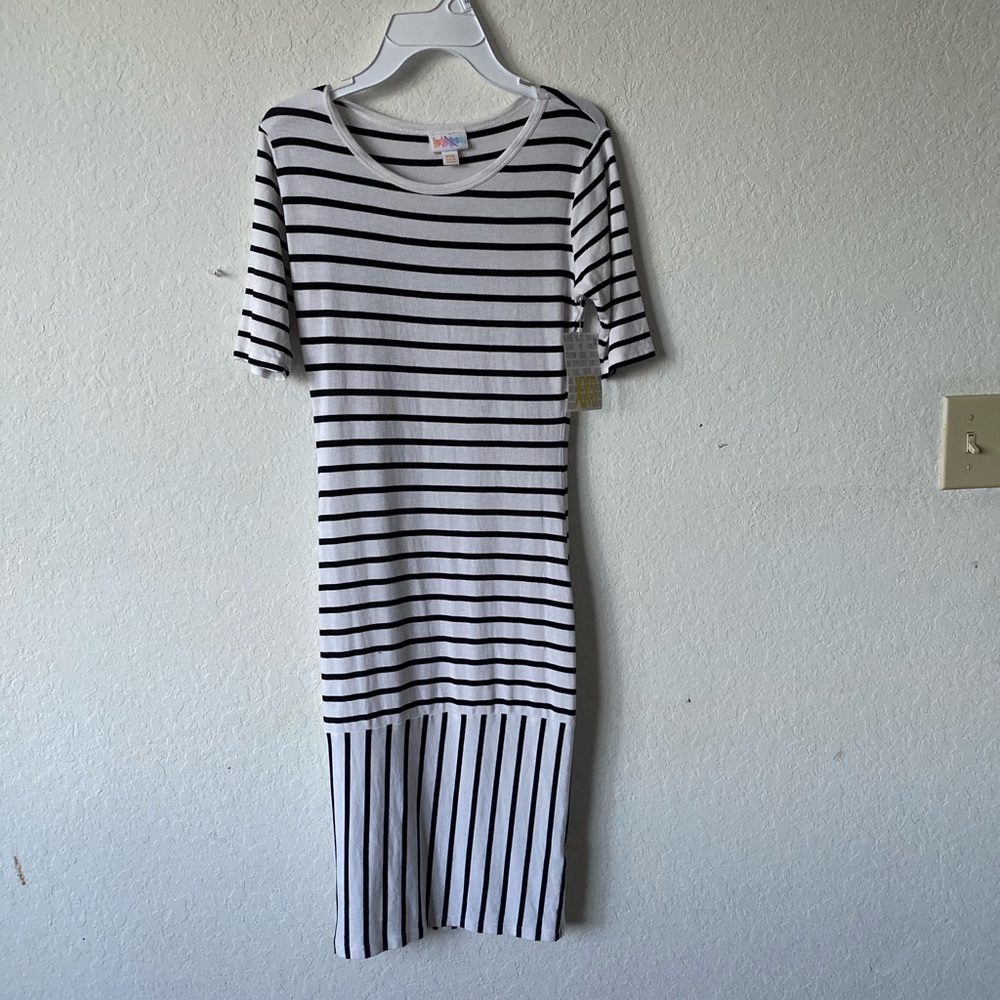 Black and white summer stripe dress